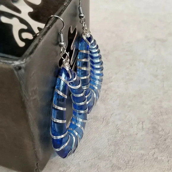 Hand Crafted Retro 80s Statement Blue Lucite Open Teardrop Wire Wrapped Earrings - Picture 4 of 5